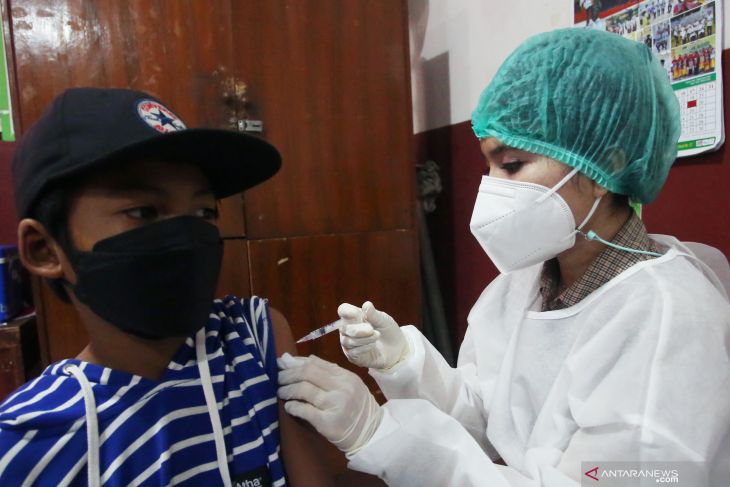 Dinkes Kota Tangerang buka sentra Vaksinasi di Tangcity Mall target sehari 200 orang
