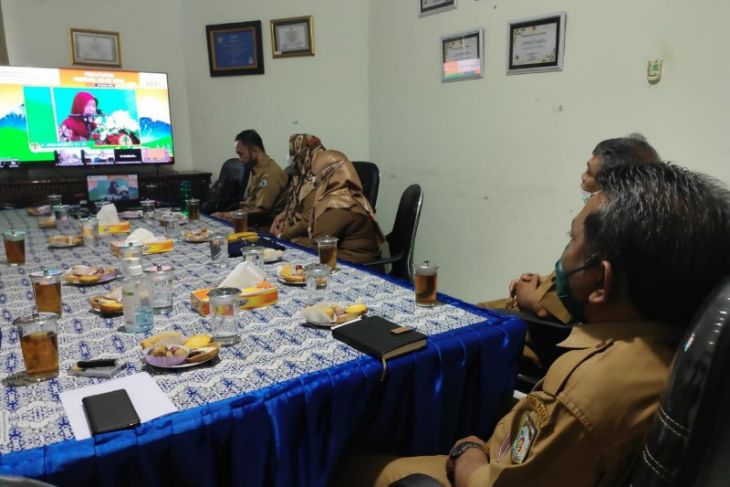 Pemkab Paser terima penghargaan program kampung iklim