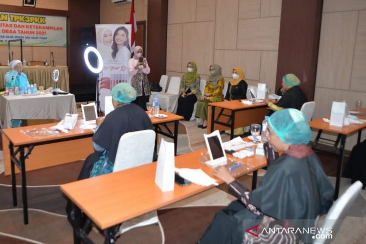 TP-PKK Anjir Muara dan Anjir Pasar kerja sama pelatihan kapasitas anggota