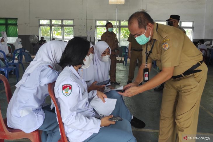 Sekda HST sosialisasi aplikasi PeduliLindungi kepada pelajar
