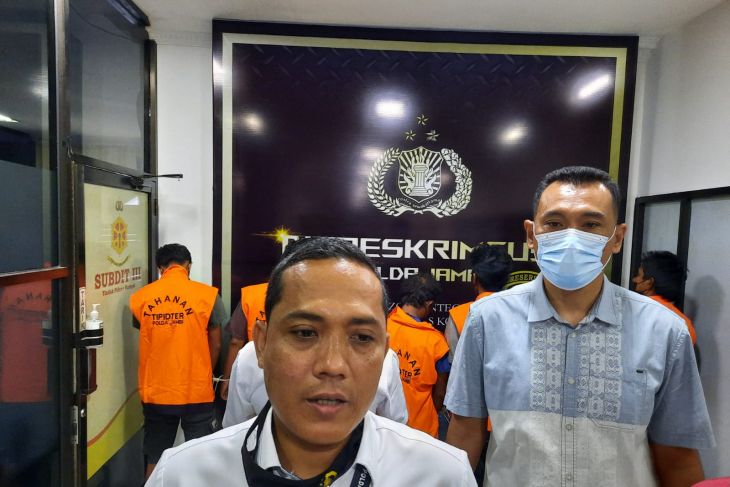 Polda Jambi tangkap lima pengoplosan minyak ilegal