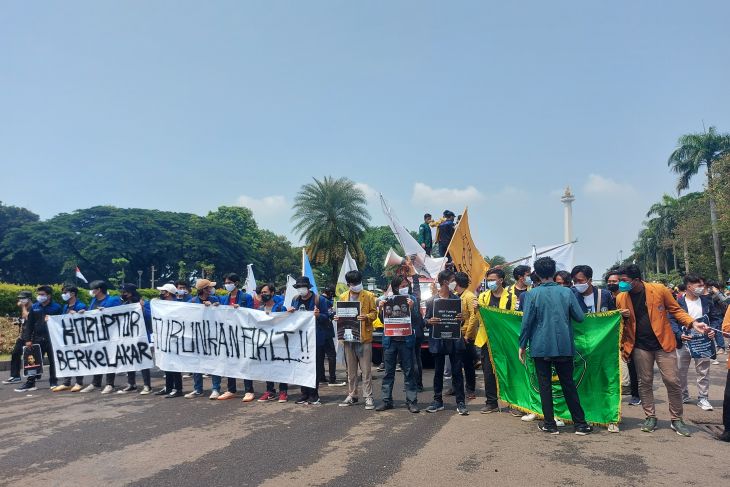 Ratusan mahasiswa gelar aksi sampaikan 12 tuntutan