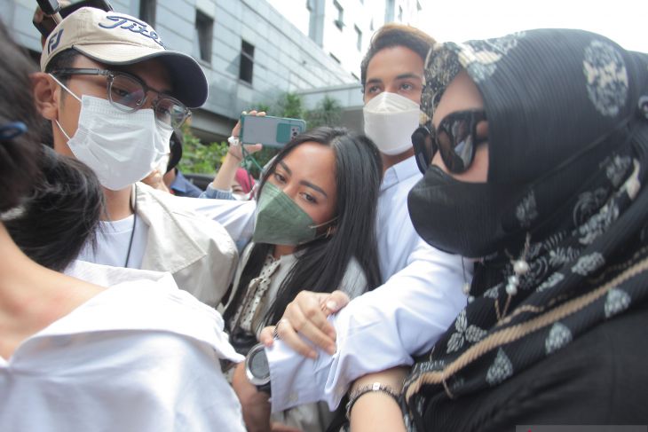 Polisi sanksi tilang dan sita mobil selebgram Rachel Vennya