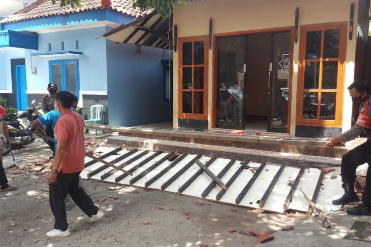 Sejumlah bangunan di Blitar rusak terdampak gempa Malang