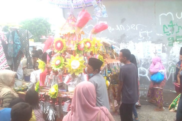Ratusan 'Panjang Mulud' diarak warga Sempu Banten Girang