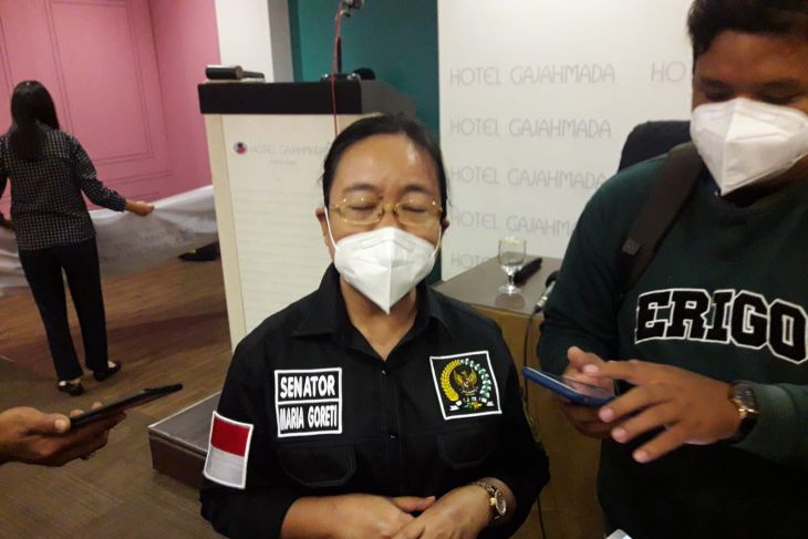 Pandemi COVID membuat ekonomi masyarakat terpuruk