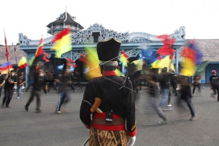 Atraksi prajurit Keraton Surakarta