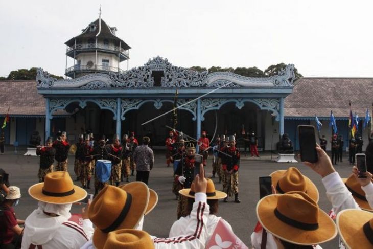 Atraksi prajurit Keraton Surakarta