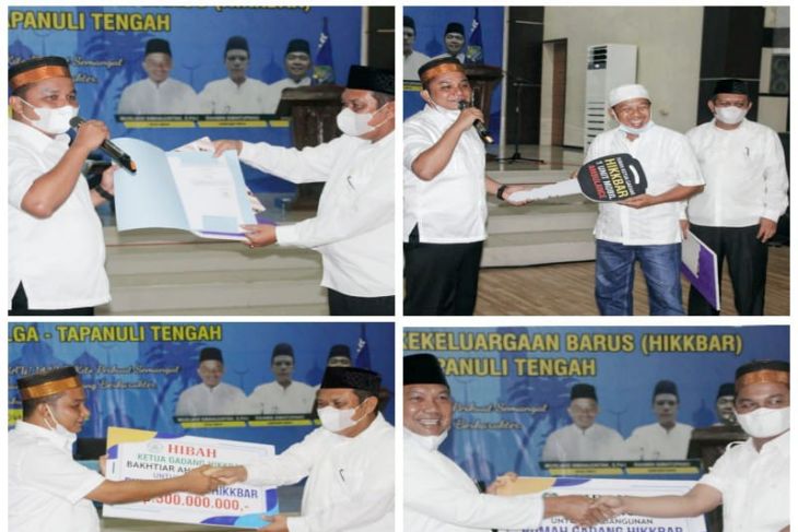 Ketua Gadang HIKKBAR serahkan sertifikat tanah senilai Rp300 juta dan kunci ambulans