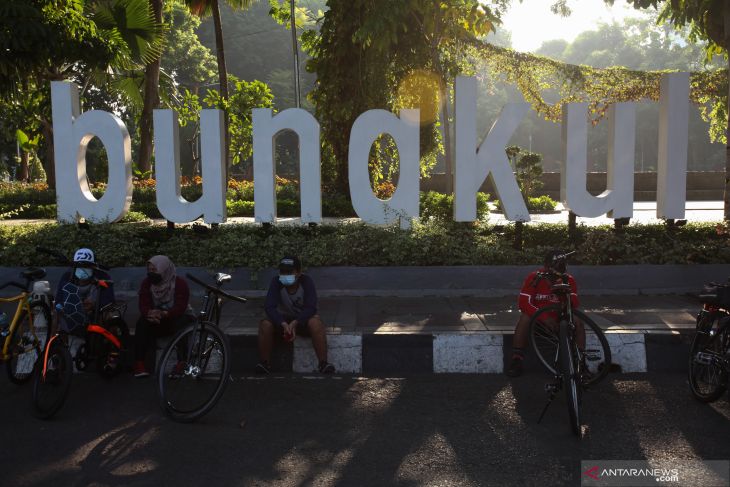 Taman di Surabaya DIbuka Kembali