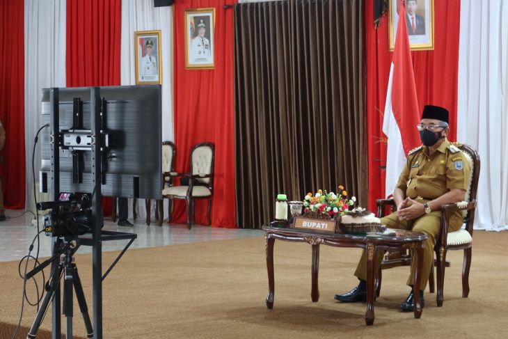 Bupati HSS ikuti arahan virtual Presiden RI penanganan COVID-19
