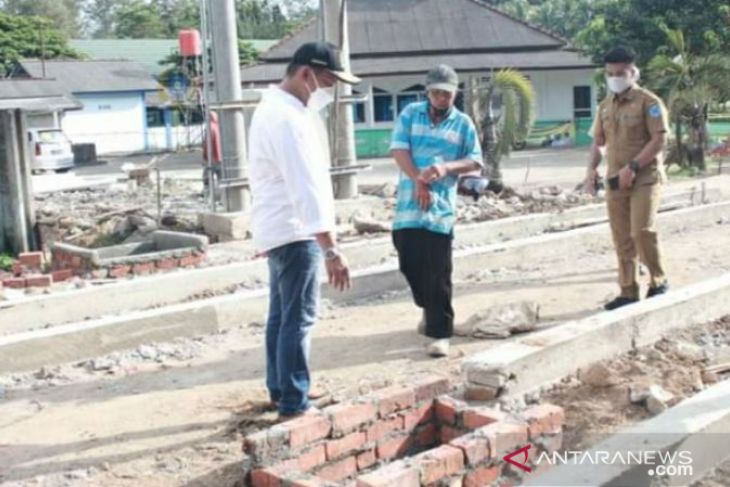 Ketua DPRD Babel tinjau pembangunan kawasan pedestrian