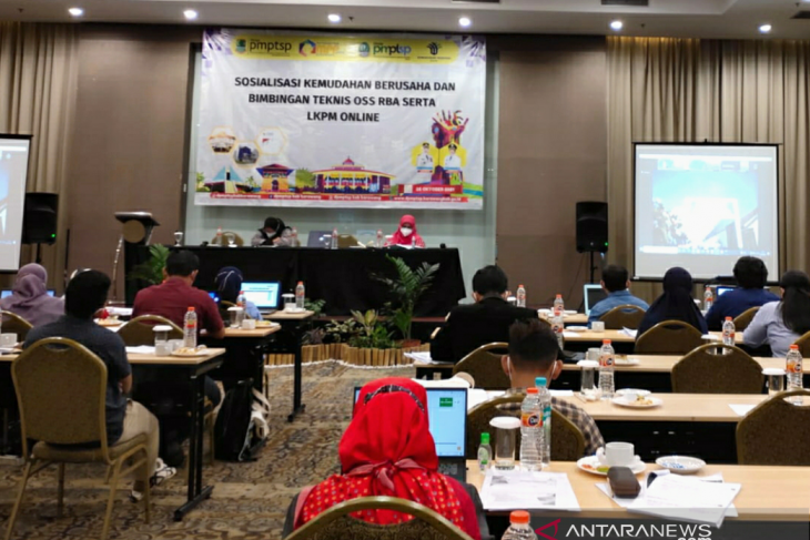 Pemkab Karawang bantu pelaku usaha yang kesulitan lakukan izin OSS
