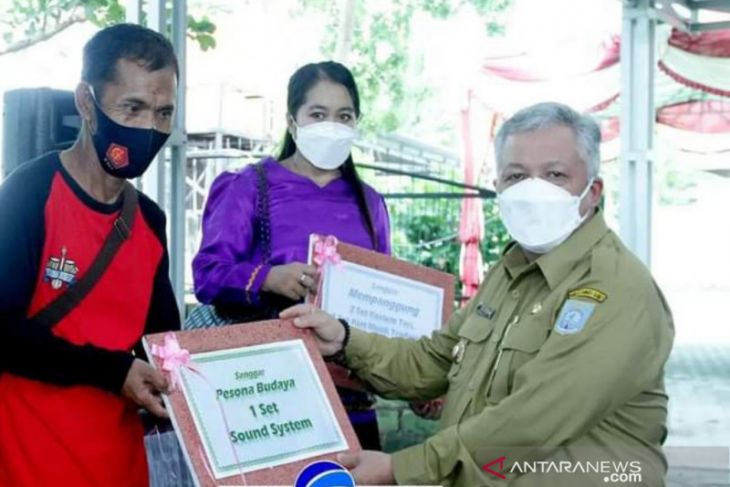 Pemkab Bangka Barat salurkan bantuan pada 12 sanggar seni