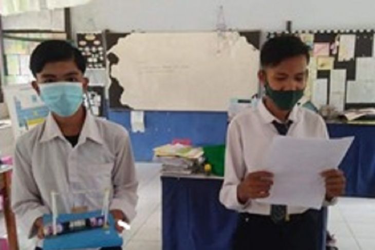 Menentukan besar dan arah gaya
