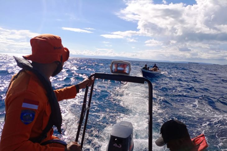 Basarnas temukan  empat penumpang longboat yang hilang di perairan Morotai perhatikan ketentuan pelayaran