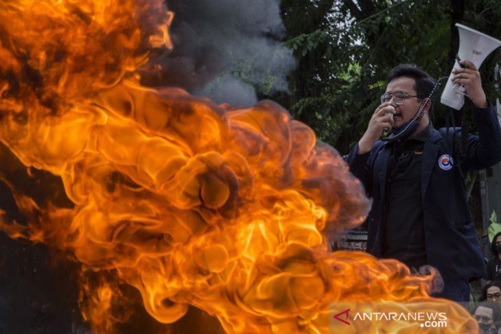 Unjuk rasa peringati hari sumpah pemuda di Bandung 