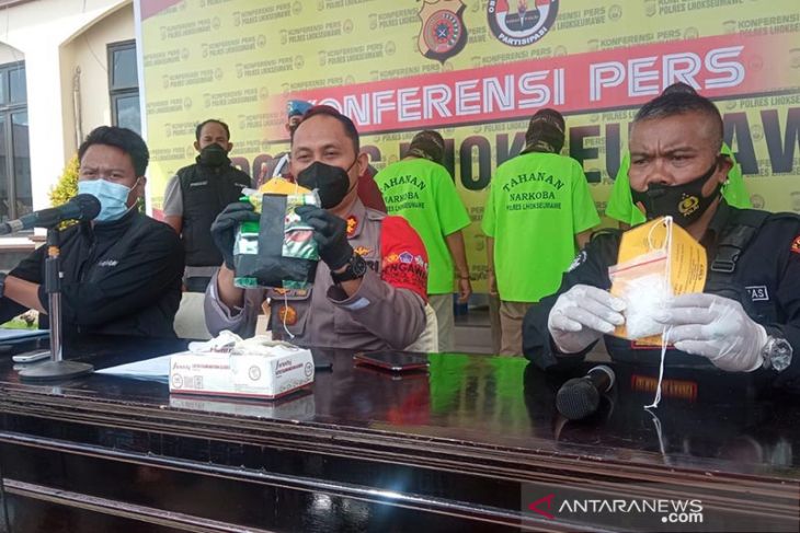 Aceh police seize 2.2 kg crystal meth from three suspects