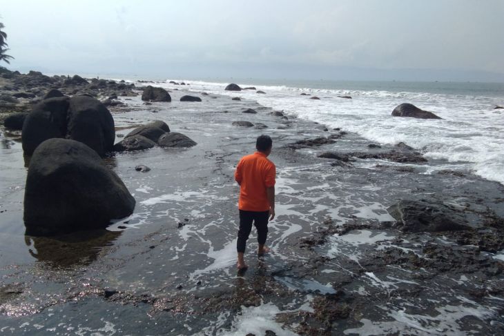 Pencarian pelajar SD tenggelam di Pantai Karangpapak terhambat akibat cuaca buruk