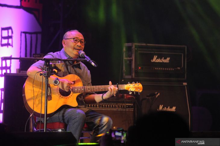 Ebiet G. Ade rilis album