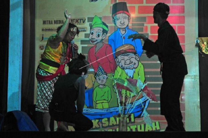 Pementasan teater komedi  melayu Jambi