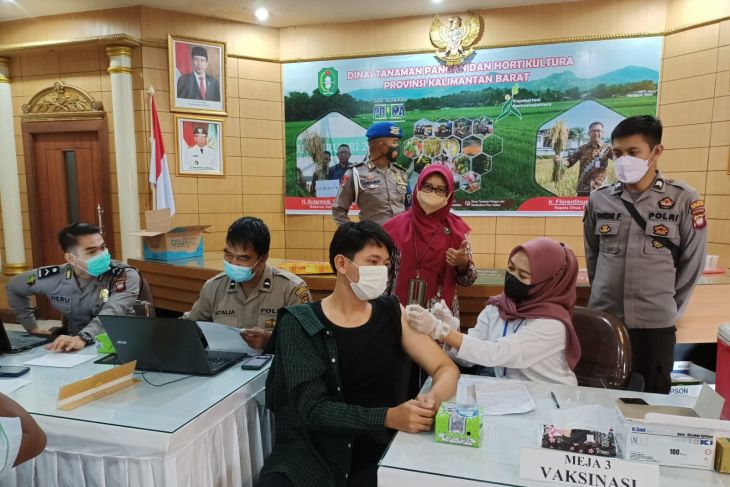 Dinas Tanaman Pangan Kalbar lakukan percepatan vaksinasi di Kota Pontianak
