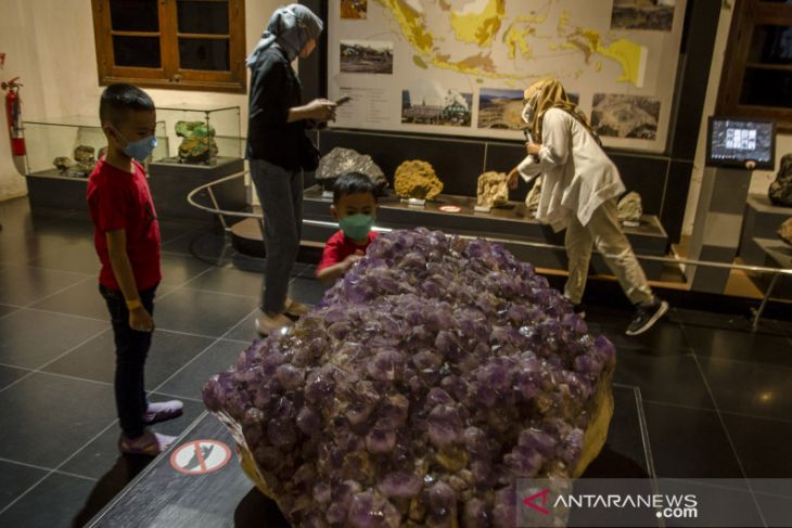 Museum Geologi Bandung kembali dibuka