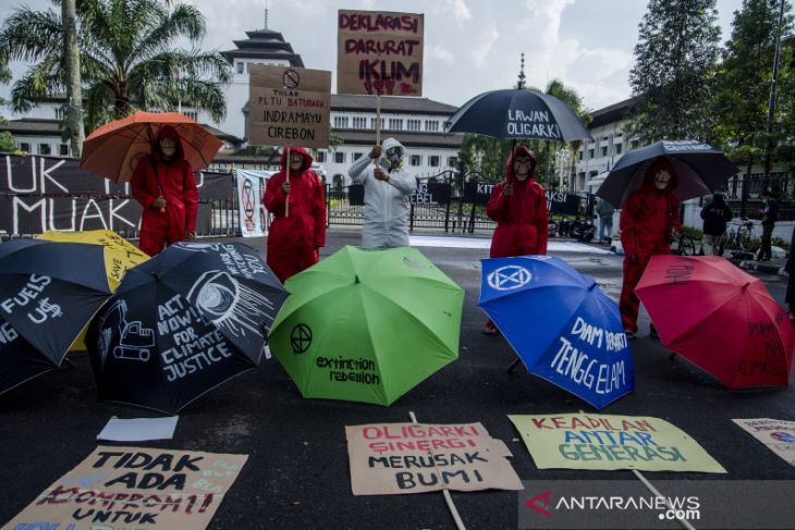 Aksi Selamatkan Iklim Bumi Di Bandung