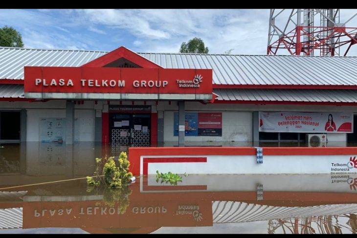 Layanan Telkom Grup di daerah banjir di Kalbar mulai normal