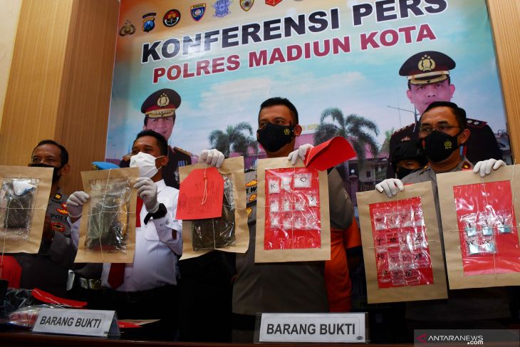 Polisi Tangkap Pengedar Narkoba Madiun