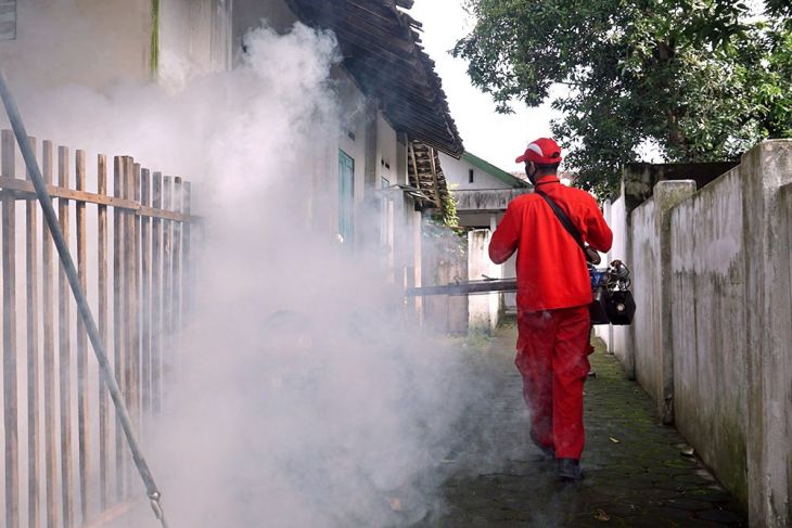 The Kediri City Government does fogging to prevent the development of dengue mosquitoes