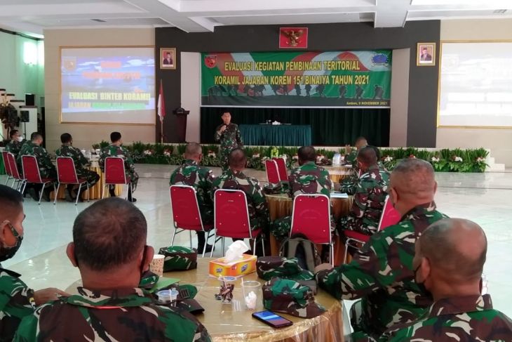 Pangdam Pattimura perintahkan jajaran gencarkan vaksinasi COVID-19 intensifkan kinerja