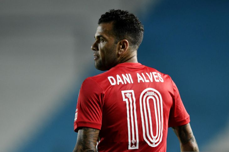 Liga Spanyol: Xavi beri lampu hijau Barcelona untuk pulangkan Dani Alves