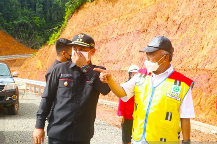Pembangunan jalan Kapuas Hulu Kalbar menuju Kaltim masih 100 kilometer