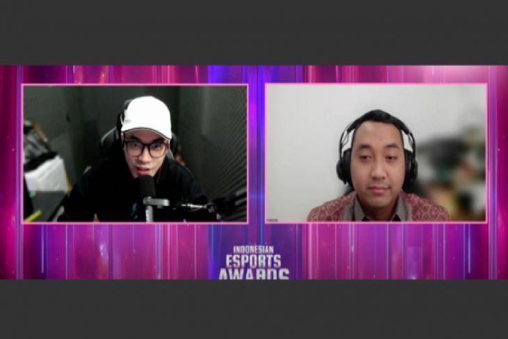 Caster dan pelatih bersaing di Indonesian Esports Awards 2021