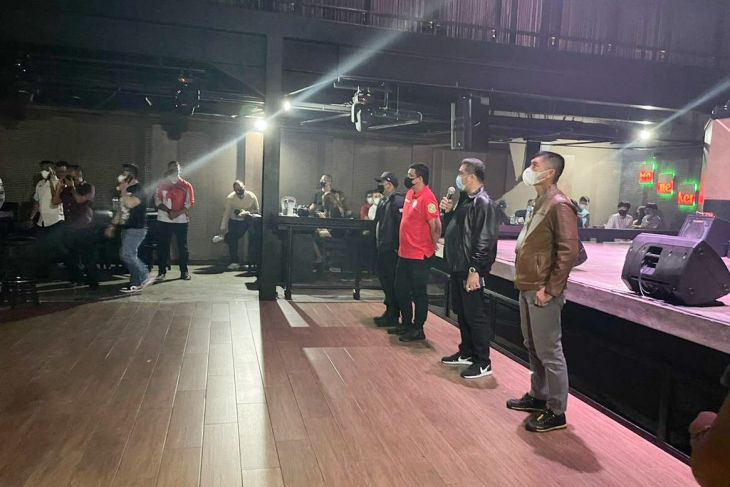 Wali Kota Medan segel tiga tempat hiburan malam langgar aturan PPKM