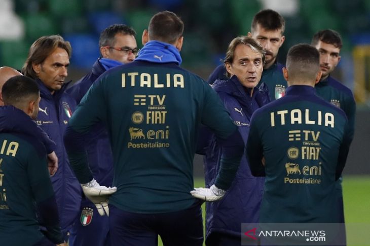 Roberto Mancini meminta Italia kalahkan rasa cemas saat hadapi Irlandia Utara