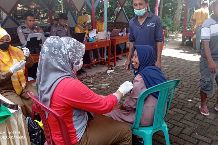 Bupati Lebak Iti Octavia minta warga sukseskan program gebyar vaksinasi