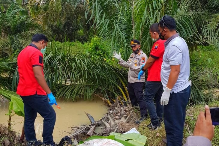 Warga Asahan heboh, penemuan jasad bayi terapung dalam goni plastik