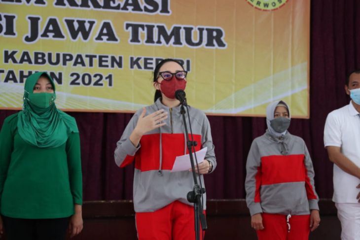 Perwosi Kediri Ajak Masyarakat Terapkan Gaya Hidup Sehat Dengan Senam Antara News Jawa Timur