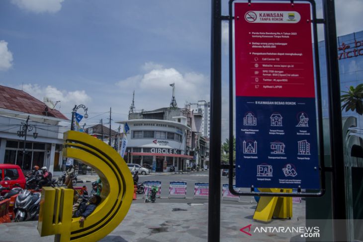 Jalan Braga menjadi kawasan tanpa rokok di Bandung 