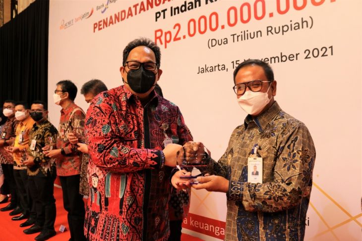 Bank DKI dan 12 BPD salurkan kredit sindikasi ke Indah Kiat