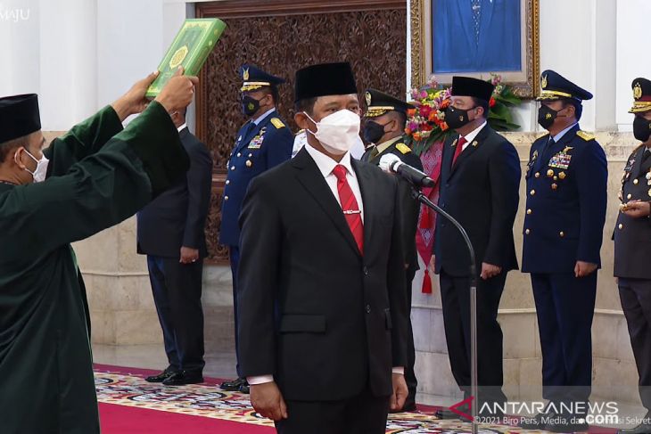 Presiden Jokowi melantik Suharyanto menjadi Kepala BNPB