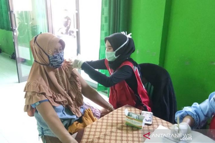PMI Cianjur vaksinasi warga di perkampungan