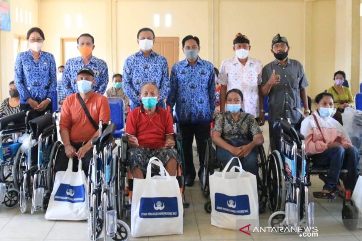 HUT ke-50, Korpri Bali bantu 1.000 paket sembako dan 28 kursi roda