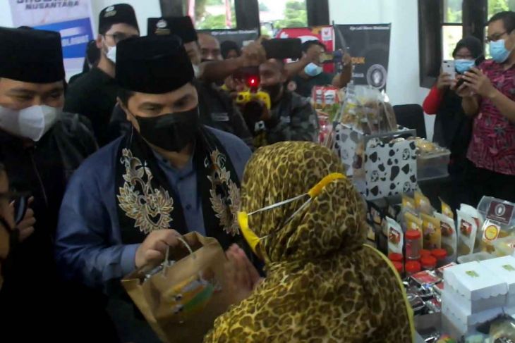 Menteri BUMN dorong UMKM tingkatkan produknya bersaing di pasar global