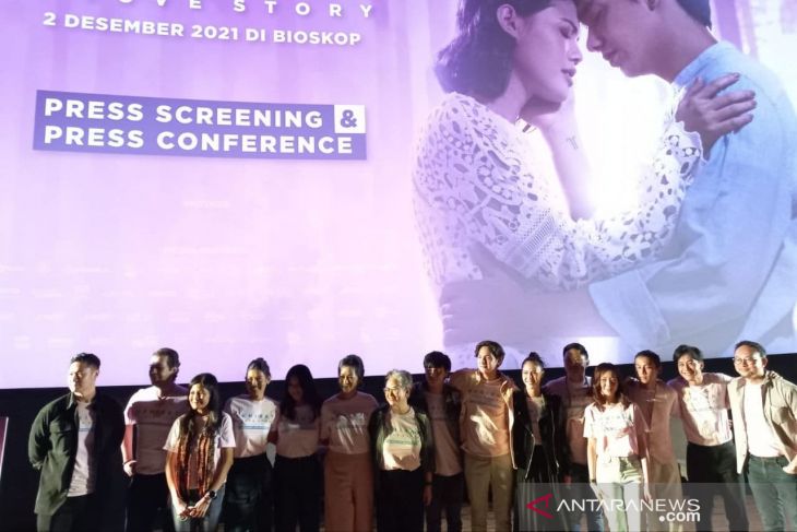 Adipati dan Della tak sulit bangun ikatan di film
