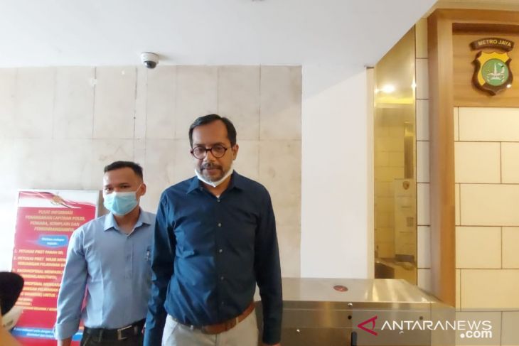 Haris Azhar penuhi panggilan polisi terkait laporan Luhut