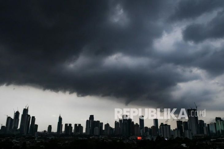 BMKG forecasts heavy rains in some areas, with flooding risk