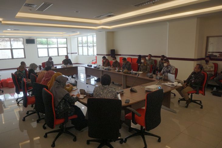 Bupati Paser minta dilakukan penataan Pasar Induk Penyembolum